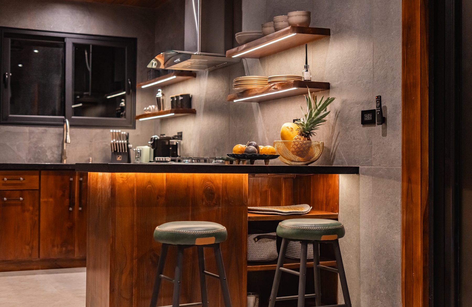 Casa Serenity kitchen and dining space